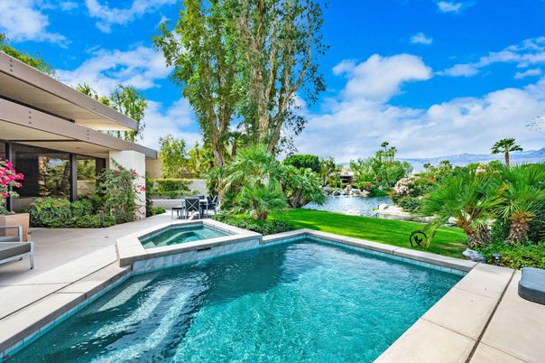 Exterior, Pool, Water