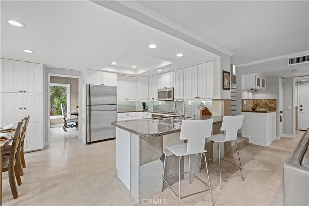 Dining room, Interior, Kitchen, Recessed Lighting, Stainless Steel Appliances