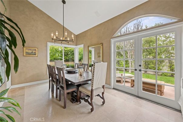 Chandelier, Dining room, Interior, Pendant Lights