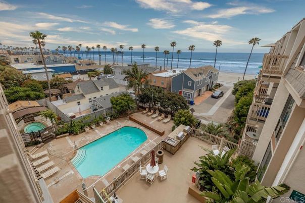Exterior, Pool, Water