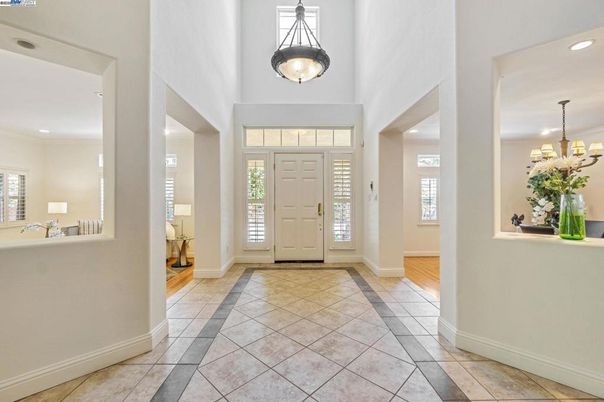Interior, Pendant Lights, Recessed Lighting, Wood Texture Flooring