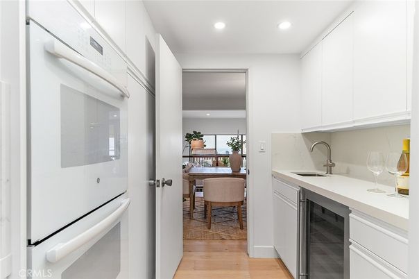 Dining room, Interior, Kitchen, Recessed Lighting, Wood Texture Flooring