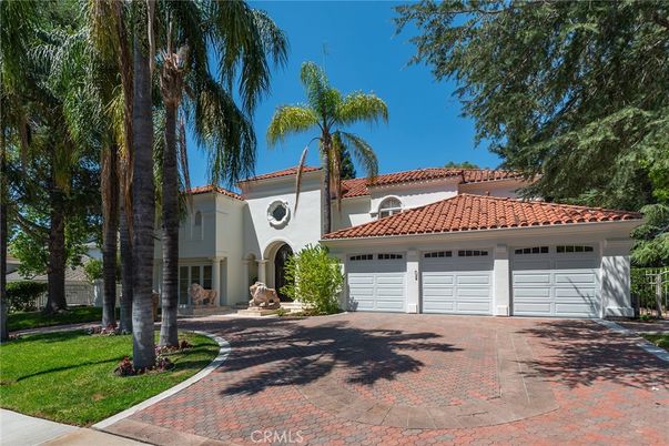 Attached, Exterior, Facade, Spanish Mediterranean