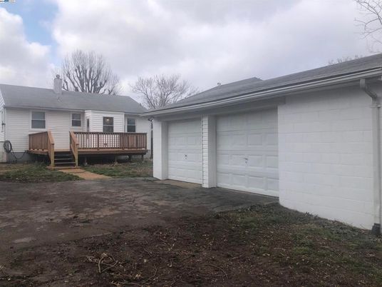 Detached Garage, Exterior