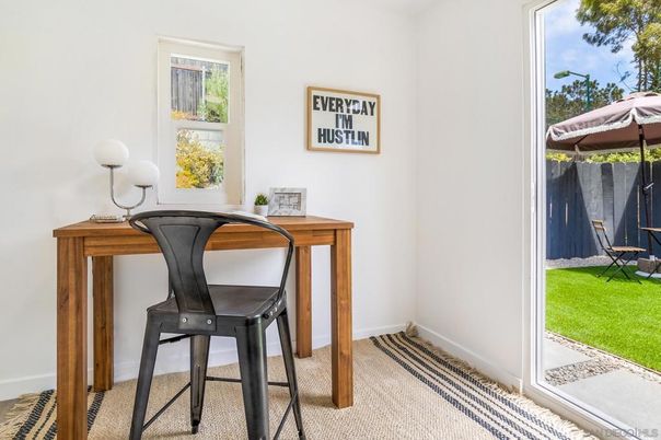 Home Office, Interior