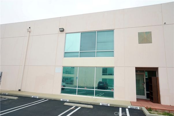Exterior, Facade, None