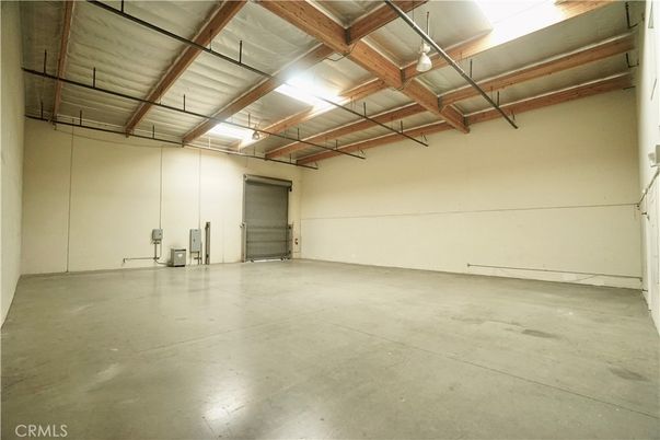 Garage, Interior, Wooden Beams