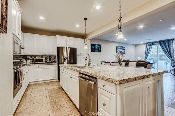 Dining room, Interior, Kitchen, Pendant Lights, Recessed Lighting, Stainless Steel Appliances