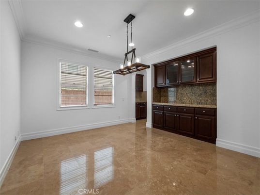 Empty room, Interior, Pendant Lights, Recessed Lighting