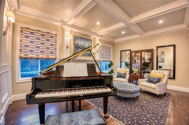 Interior, Piano, Recessed Lighting, Wood Texture Flooring