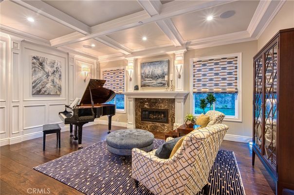 Fireplace, Interior, Living room, Piano, Recessed Lighting, Wood Texture Flooring