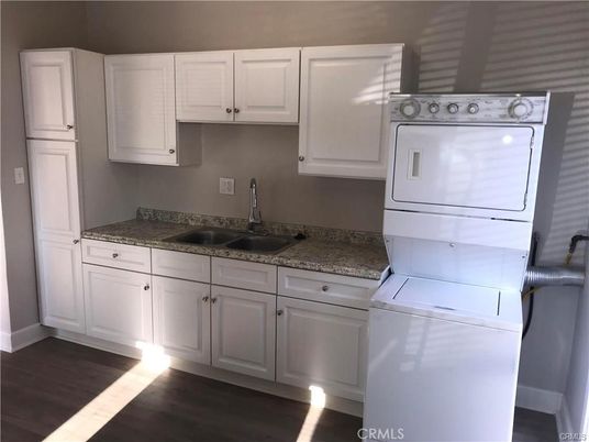 Interior, Kitchen, Washer, Wood Texture Flooring