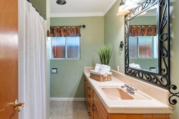 Bathroom, Interior, Tile Countertops