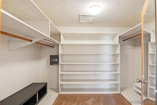 Interior, Walk-in Closets