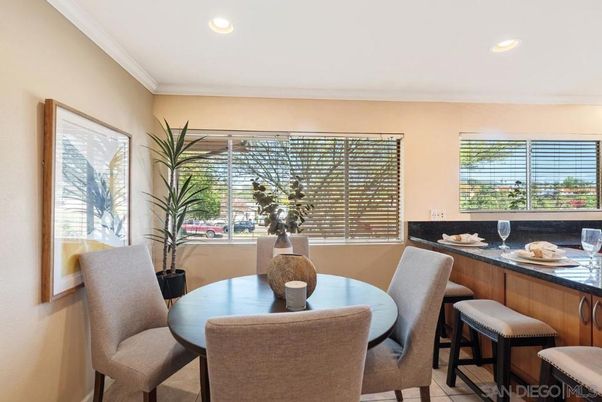 Dining room, Interior, Recessed Lighting