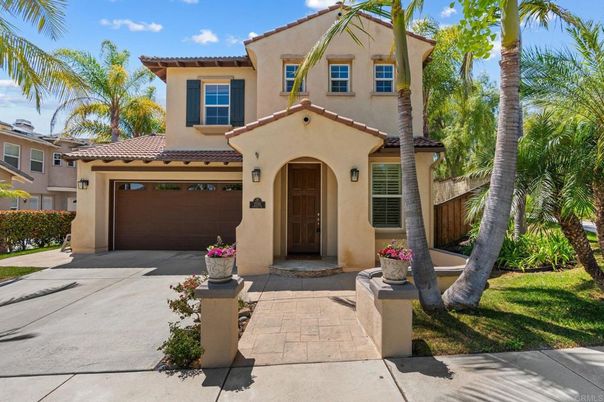 Attached, Exterior, Facade, Spanish Mediterranean