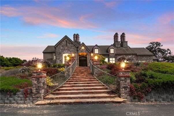 Exterior, Facade, Tudor Revival
