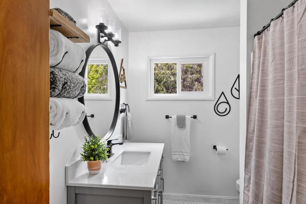Bathroom, Dual Sink Vanities, Interior
