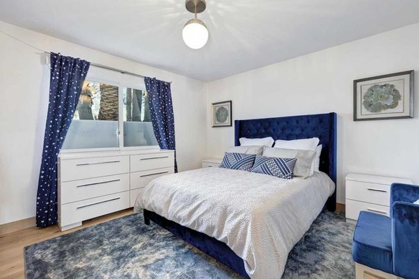 Bedroom, Interior, Pendant Lights, Wood Texture Flooring