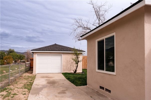 Detached Garage, Exterior