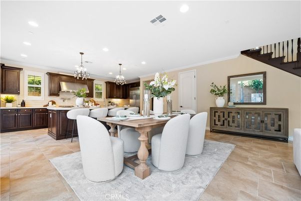 Chandelier, Dining room, Interior, Kitchen, Recessed Lighting, Stainless Steel Appliances