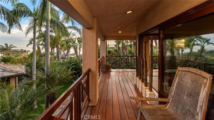 Exterior, Wood Texture Flooring