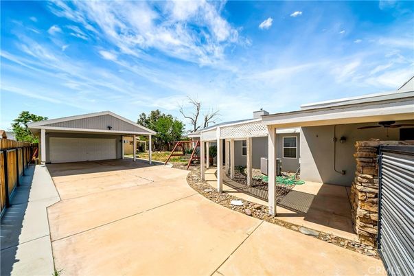 Detached Garage, Exterior