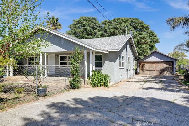 Exterior, Facade, Ranch