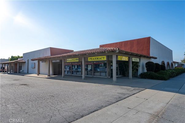 Exterior, Facade, Mediterranean