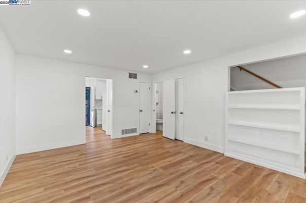 Empty room, Interior, Recessed Lighting, Wood Texture Flooring