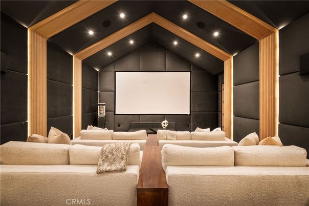 Interior, Projection Screen, Recessed Lighting, Theatre Room