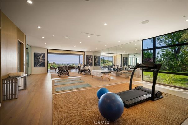 Fitness Equipment, Interior, Recessed Lighting, Wood Texture Flooring