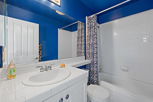 Bathroom, Interior, Tile Countertops
