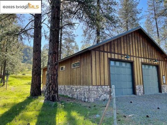 Detached Garage, Exterior