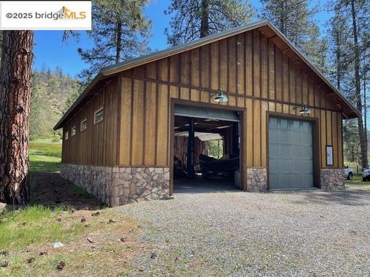Detached Garage, Exterior