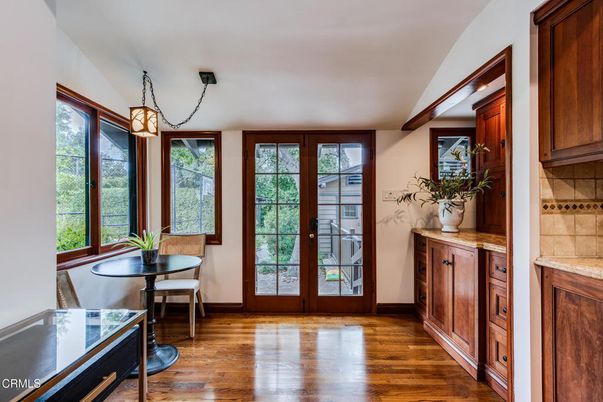 Interior, Pendant Lights, Wood Texture Flooring