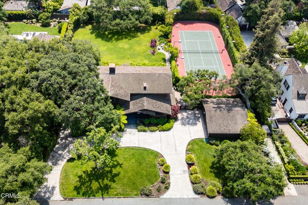 Exterior, Drone