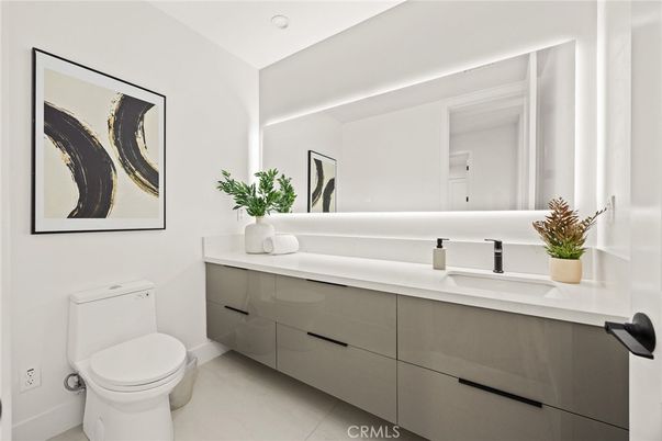 Bathroom, Dual Sink Vanities, Interior