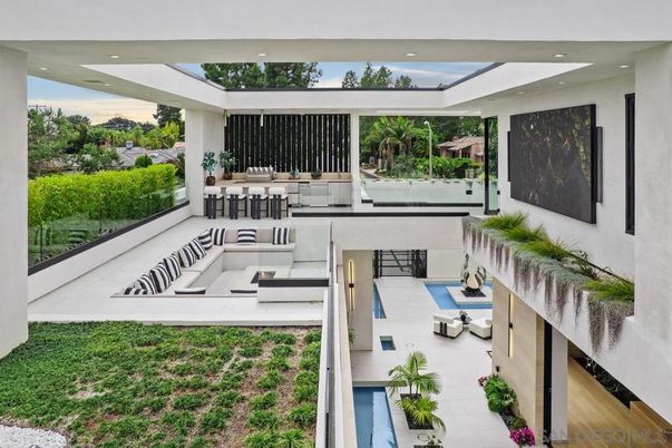 Exterior, Interior, Pool, Recessed Lighting