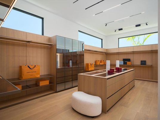 Interior, Recessed Lighting, Wood Texture Flooring