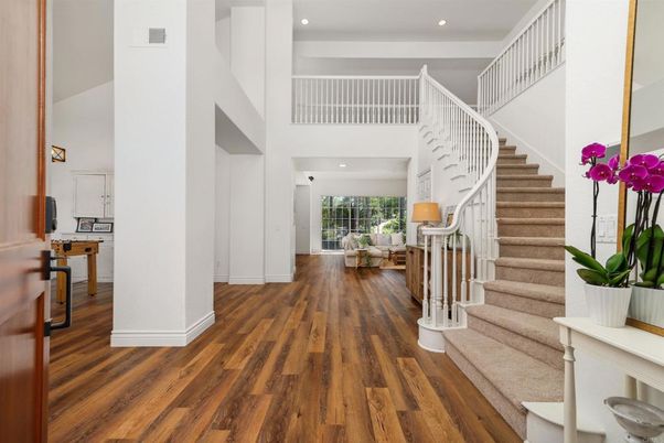 Interior, Recessed Lighting, Wood Texture Flooring