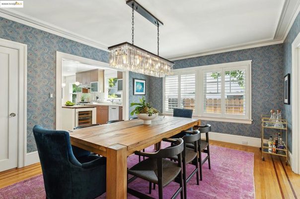 Chandelier, Dining room, Interior, Kitchen, Wood Texture Flooring