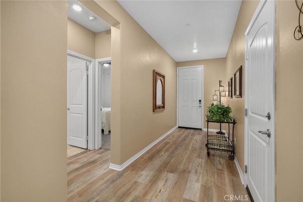 Interior, Recessed Lighting, Washer, Wood Texture Flooring
