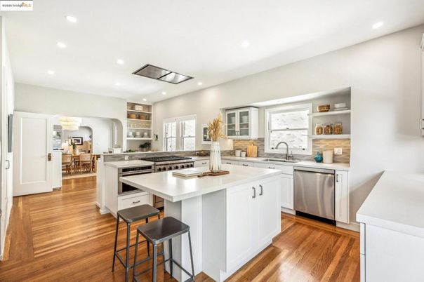 Dining room, Interior, Kitchen, Recessed Lighting, Stainless Steel Appliances, Wood Texture Flooring