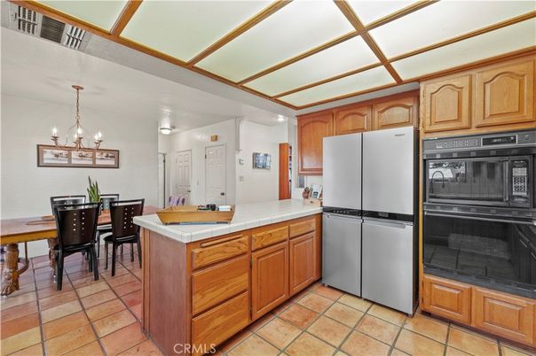Chandelier, Dining room, Interior, Kitchen, Tile Countertops