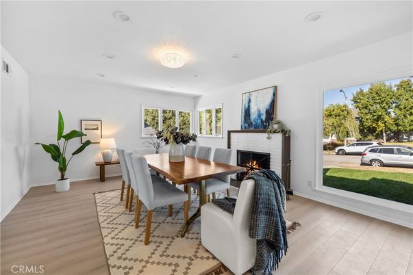 Dining room, Fireplace, Interior, Recessed Lighting, Wood Texture Flooring