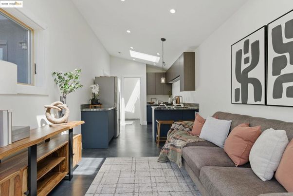 Interior, Kitchen, Living room, Pendant Lights, Recessed Lighting, Wood Texture Flooring