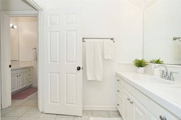 Bathroom, Interior, Tile Countertops