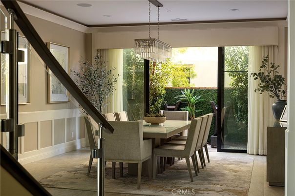 Chandelier, Dining room, Interior, Recessed Lighting, Wood Texture Flooring