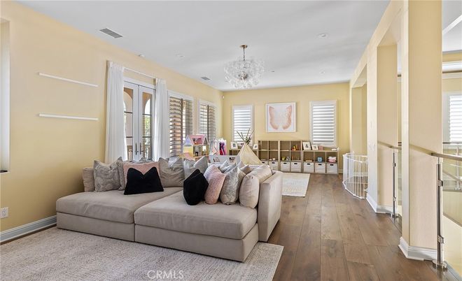 Chandelier, Interior, Living room, Recessed Lighting, Wood Texture Flooring